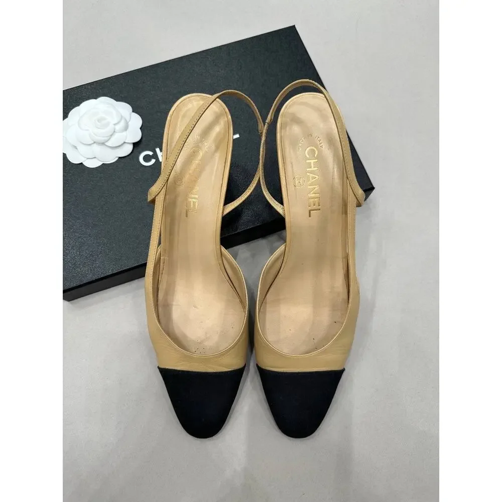 CHANEL Two-Tone Slingback Pumps - EU 42